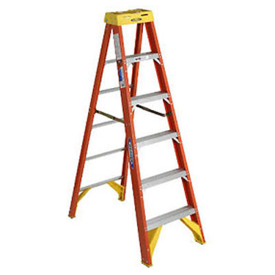 STEP LADDER